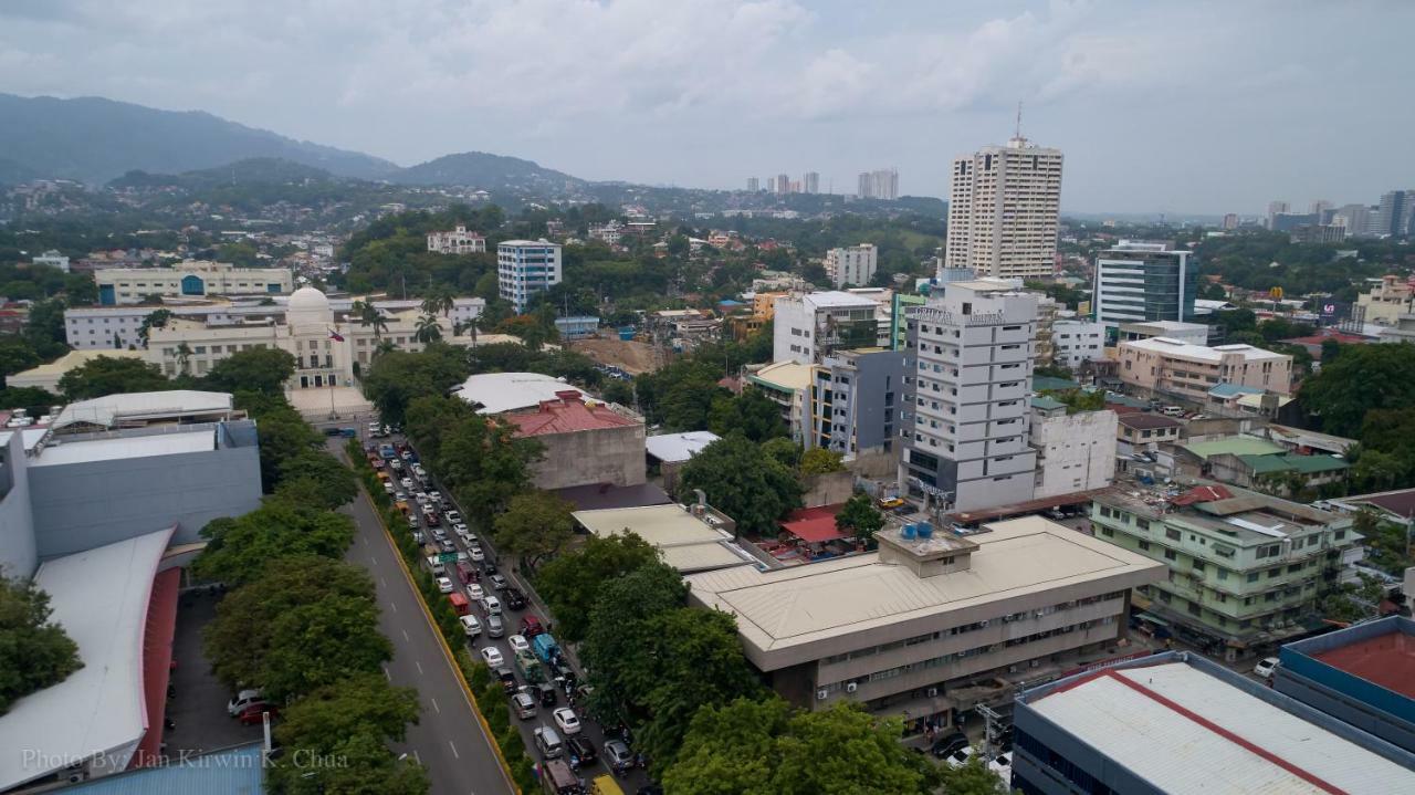 กริฟฟิน โฮเต็ล แอนด์ สวีท Hotel Cebu ภายนอก รูปภาพ