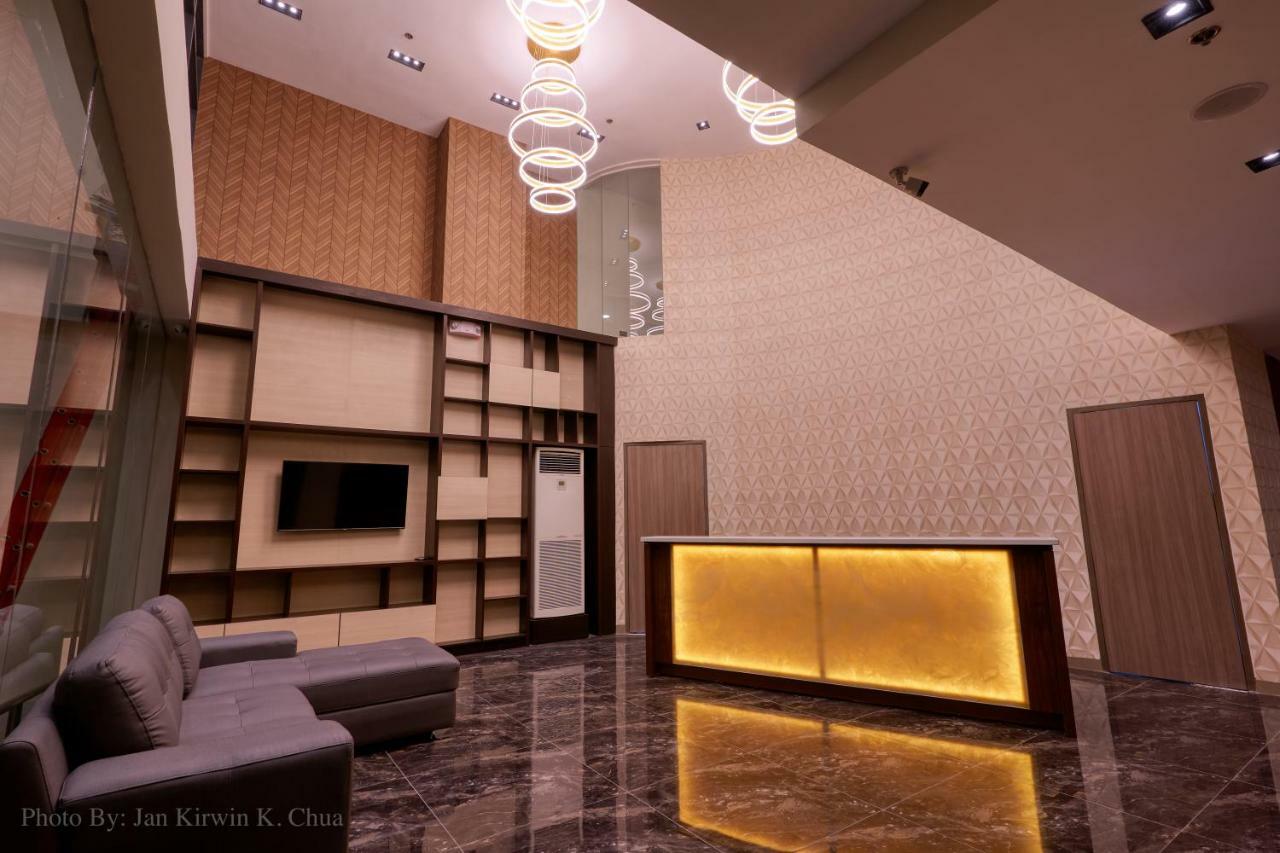 กริฟฟิน โฮเต็ล แอนด์ สวีท Hotel Cebu ภายนอก รูปภาพ